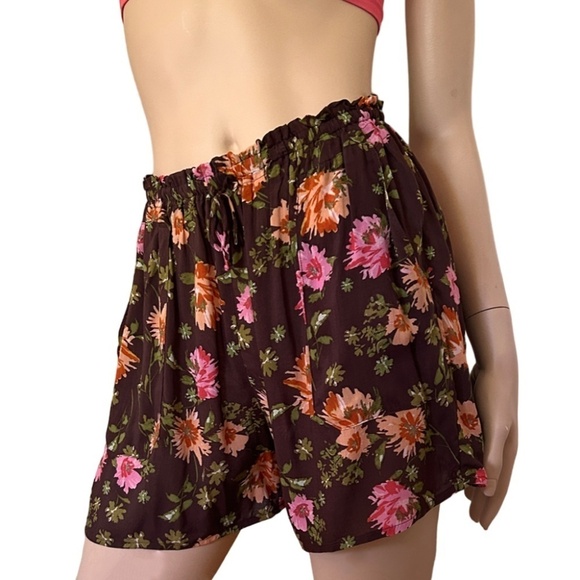 Nordstrom DR2 Floral Leisure Shorts 100% Rayon Lightweight NWOT Ruffled Waist - Picture 6 of 13